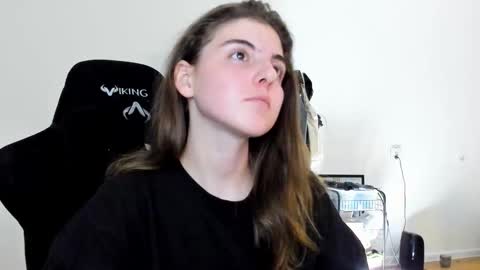 Snapshot of emmamon chatting on September 2025 08:08:02 PM Emma online show from September 2025 08:08:02 PM