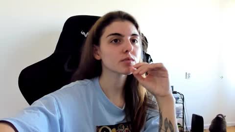 Snapshot of emmamon chatting on September 2025 10:19:02 AM Emma online show from September 2025 10:19:02 AM