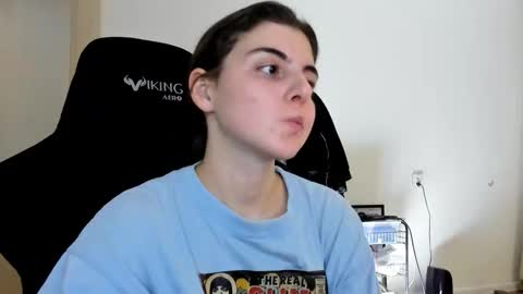 Snapshot of emmamon chatting on November 2025 04:18:02 PM Emma online show from November 2025 04:18:02 PM