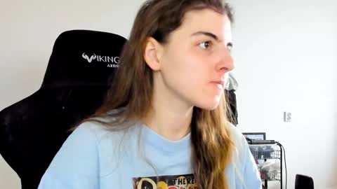 Snapshot of emmamon chatting on December 2025 09:36:02 AM Emma online show from December 2025 09:36:02 AM