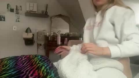 EmmaAngel online show from December 2025 04:13:02 PM