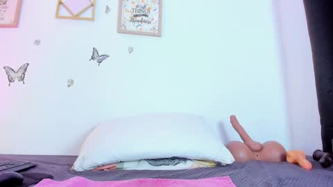 Emma Rogers online show from November 2025 02:49:02 PM