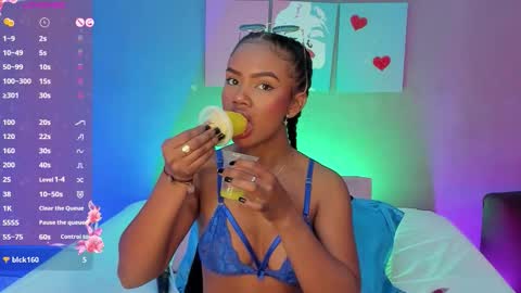 Emma online show from November 2025 06:08:01 PM