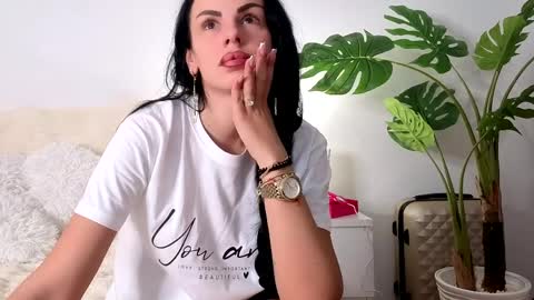 Emma online show from April 2026 07:12:02 PM