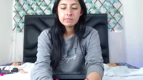  Emma  online show from November 2025 06:17:01 PM