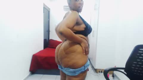 Emmy Lilly and Sam online show from December 2024 07:04:02 PM