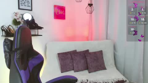 Snapshot of emmi_cam chatting on June 2026 01:10:02 PM Emmi Cam online show from June 2026 01:10:02 PM