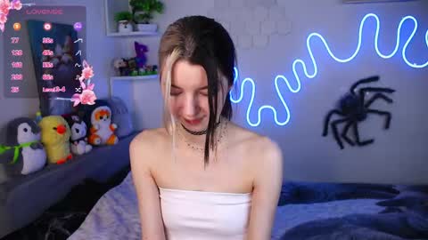 Snapshot of emmie_everly chatting on May 2026 07:41:01 PM emmie_everly online show from May 2026 07:41:01 PM