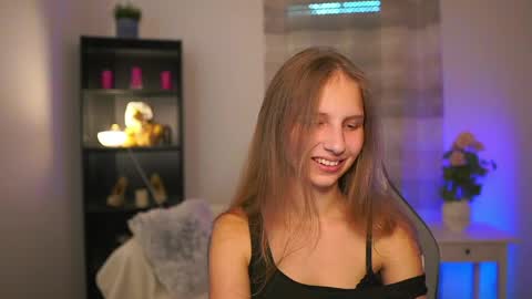 Snapshot of emmie_murray chatting on May 2026 02:13:01 PM Emmie online show from May 2026 02:13:01 PM