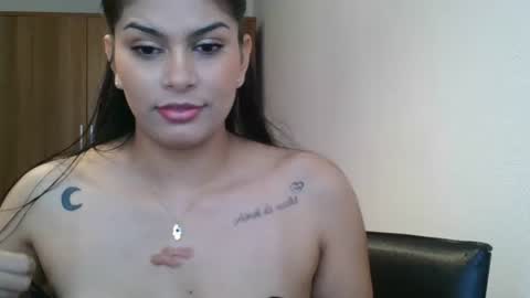 Snapshot of emmie_xxx chatting on December 2024 09:39:02 AM emmie online show from December 2024 09:39:02 AM