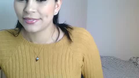 Snapshot of emmie_xxx chatting on December 2024 11:39:02 AM emmie online show from December 2024 11:39:02 AM