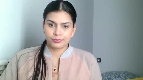 Snapshot of emmie_xxx chatting on December 2024 01:54:02 PM emmie online show from December 2024 01:54:02 PM