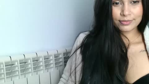 Snapshot of emmie_xxx chatting on January 2025 03:22:01 PM emmie online show from January 2025 03:22:01 PM