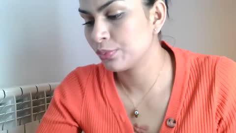 Snapshot of emmie_xxx chatting on January 2025 11:28:01 AM emmie online show from January 2025 11:28:01 AM