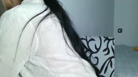 Snapshot of emmie_xxx chatting on February 2025 09:10:01 AM emmie online show from February 2025 09:10:01 AM
