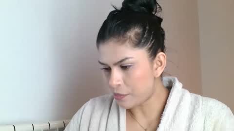 Snapshot of emmie_xxx chatting on February 2025 11:30:02 AM emmie online show from February 2025 11:30:02 AM