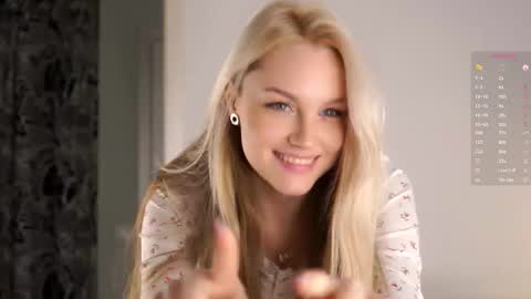 Aurora online show from October 2025 06:43:01 AM