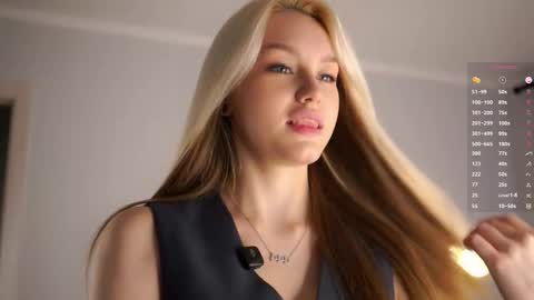 Aurora online show from October 2025 08:58:02 AM