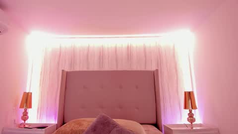 Emmiily online show from October 2025 07:09:02 PM