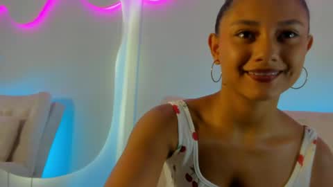 Snapshot of emmilybratz chatting on May 2026 01:51:02 PM EMMILY online show from May 2026 01:51:02 PM