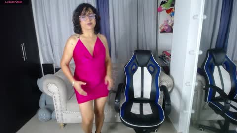 Emmily online show from January 2025 01:06:01 AM