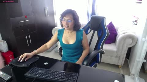 Emmily online show from January 2025 09:20:01 PM