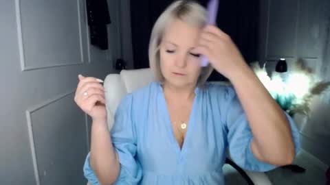 emmmam online show from December 2025 11:16:02 AM