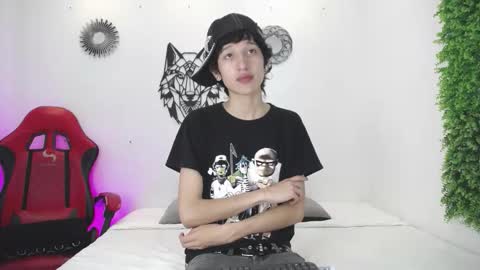 Snapshot of emmo_boy chatting on November 2025 01:00:02 PM SERGIO online show from November 2025 01:00:02 PM