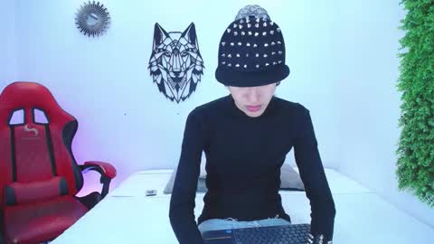 Snapshot of emmo_boy chatting on November 2025 01:11:01 PM SERGIO online show from November 2025 01:11:01 PM