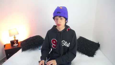 Snapshot of emmo_boy chatting on November 2025 12:26:01 PM SERGIO online show from November 2025 12:26:01 PM