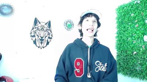 Snapshot of emmo_boy chatting on December 2025 12:32:01 PM SERGIO online show from December 2025 12:32:01 PM