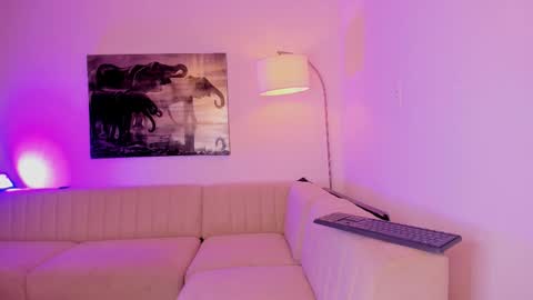 Emmy Heart online show from February 2026 04:00:01 AM