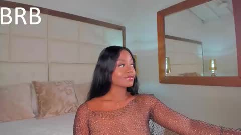 emmy_jacksson online show from October 2025 03:24:01 PM