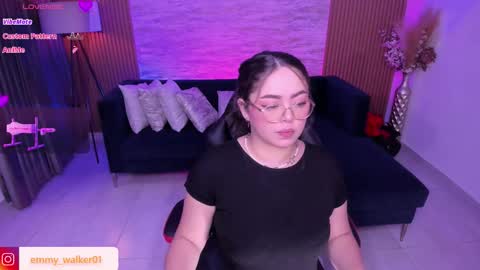 Emmy Walker online show from November 2025 11:00:01 AM