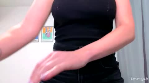Snapshot of emmycb chatting on September 2025 07:36:02 PM Em online show from September 2025 07:36:02 PM