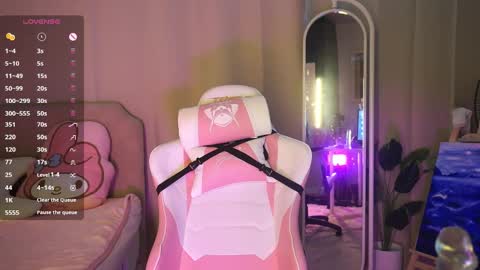 Emmylie online show from February 2026 07:12:02 AM