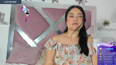 Snapshot of emmymiller1 chatting on January 2025 11:02:01 PM emmymiller1 online show from January 2025 11:02:01 PM
