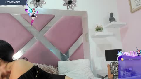 Snapshot of emmymiller1 chatting on January 2025 08:10:02 PM emmymiller1 online show from January 2025 08:10:02 PM