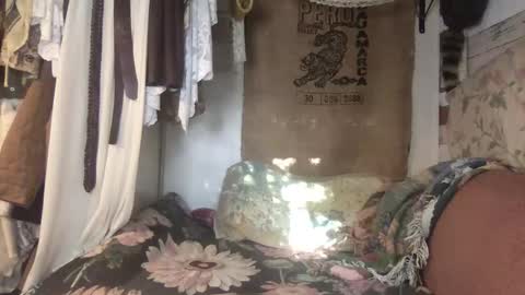 empressmeplease online show from May 2026 12:15:01 PM