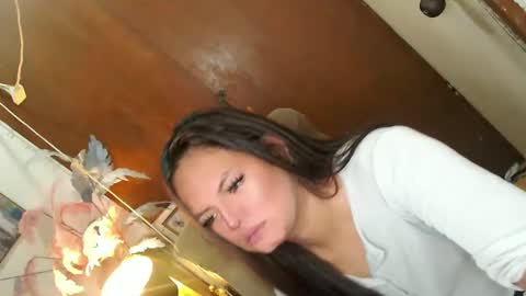 Snapshot of empressrheo chatting on December 2024 02:06:02 AM empressrheo online show from December 2024 02:06:02 AM