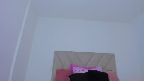 Emy online show from October 2025 04:22:01 AM