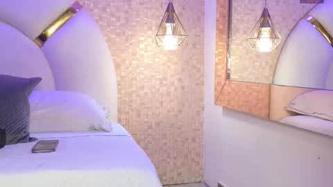 Emy  online show from October 2025 11:36:02 AM