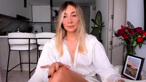 emyconneer online show from February 2025 03:20:02 PM