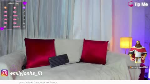 Snapshot of emylyjonhs chatting on May 2026 08:27:02 PM EMYLY online show from May 2026 08:27:02 PM