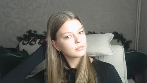 Snapshot of emysway chatting on January 2025 02:51:02 PM EmySway online show from January 2025 02:51:02 PM