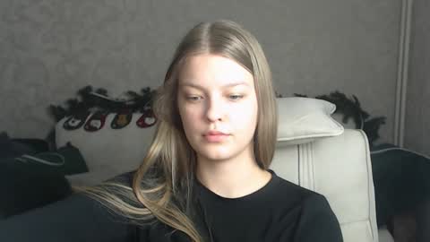 Snapshot of emysway chatting on January 2025 06:03:02 PM EmySway online show from January 2025 06:03:02 PM
