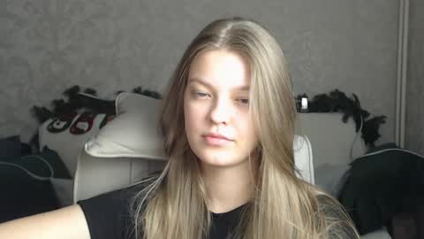Snapshot of emysway chatting on January 2025 08:47:01 PM EmySway online show from January 2025 08:47:01 PM