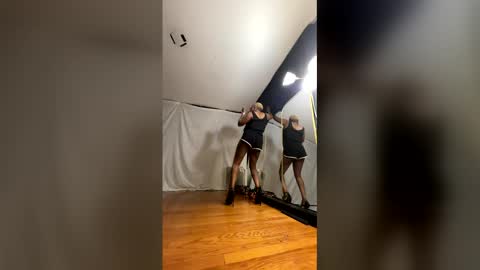 enaioandonly online show from April 2026 06:28:01 AM