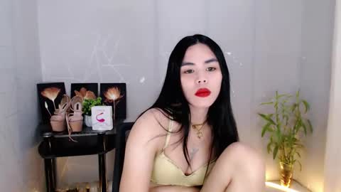 Snapshot of enchantress_mia03 chatting on May 2026 03:10:01 PM enchantress_mia03 online show from May 2026 03:10:01 PM