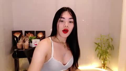 Snapshot of enchantress_mia03 chatting on May 2026 04:09:02 AM enchantress_mia03 online show from May 2026 04:09:02 AM